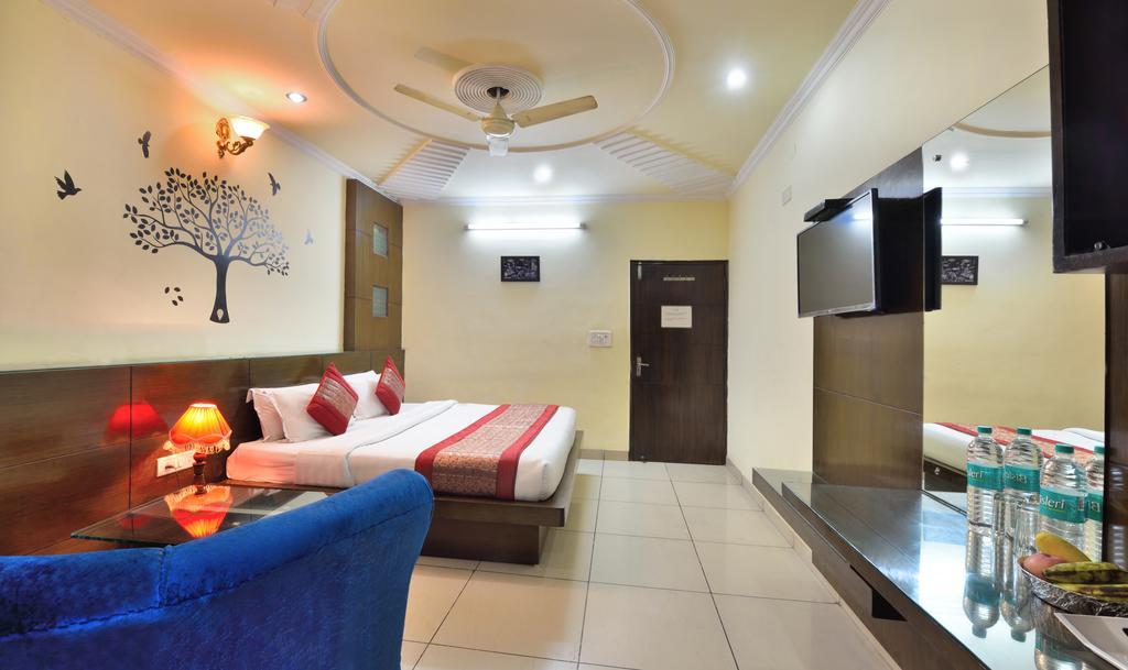 OYO 3394 Hotel Centra Inn Nuova Delhi Esterno foto