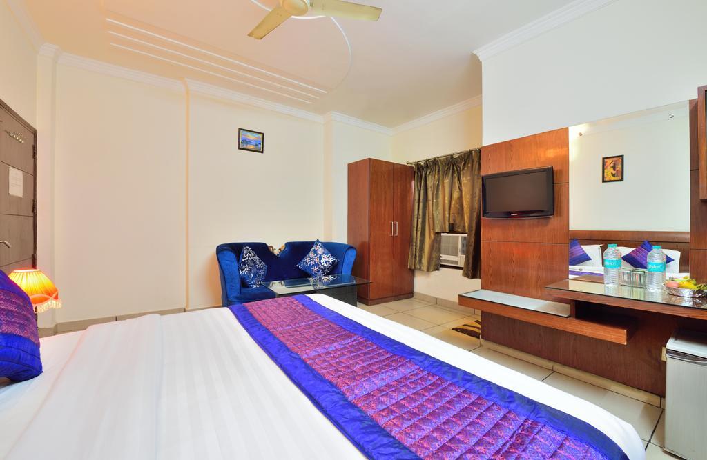 OYO 3394 Hotel Centra Inn Nuova Delhi Esterno foto