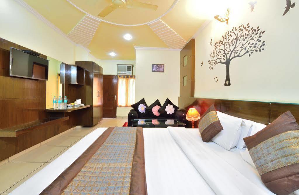 OYO 3394 Hotel Centra Inn Nuova Delhi Esterno foto