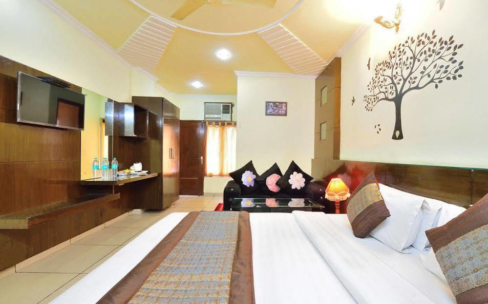 OYO 3394 Hotel Centra Inn Nuova Delhi Esterno foto