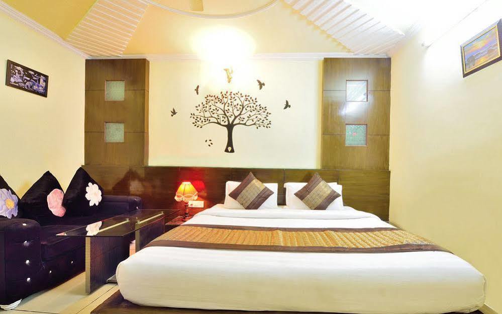 OYO 3394 Hotel Centra Inn Nuova Delhi Esterno foto
